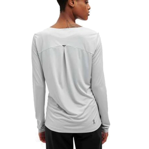 On Performance Long-T glacier women’s size small NWT - Picture 3 of 7